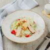 Салат Цезарь с курицей в Kinza по цене 495