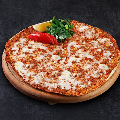 Лахмаджун с сыром в Alibaba Doner по цене 360 ₽