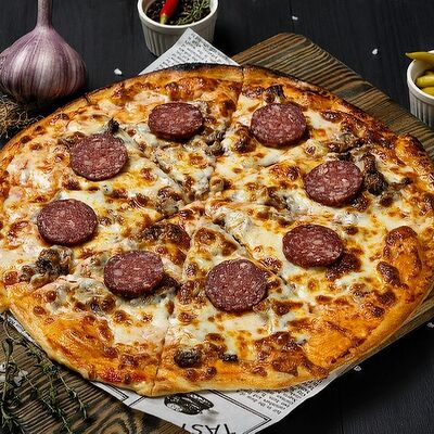 Пицца Пеперони в Шеф по цене 920 ₽