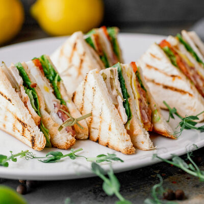 Сэндвич с куриной грудкой в Kitchen по цене 460