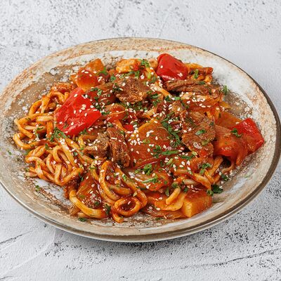 Лагман с говядиной жареный в Вплов по цене 710 ₽