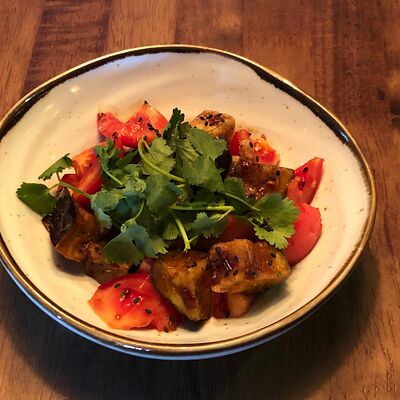 Салат с хрустящими баклажанами в John Gilroys по цене 710 ₽