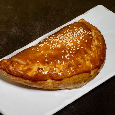 Самса с говядиной в Домашняя кулинария по цене 190 ₽