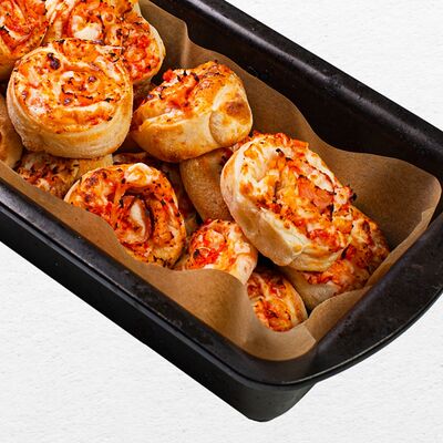 Сырные рулетики мясные в 10 вкусных пицц по цене 539 ₽