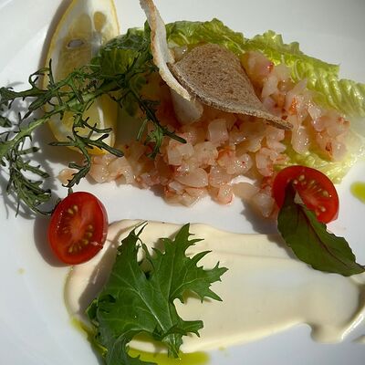 Тартар из розовых креветок в Wine & Vine по цене 840 ₽