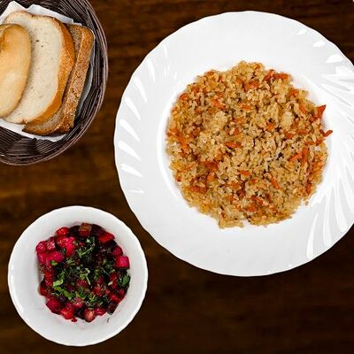 Второе и салат в Кафе на развилке по цене 471 ₽