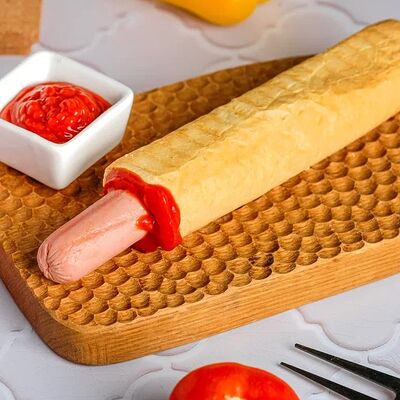 Французский хот-дог с молочной сосискойв Mr Po по цене 170 ₽