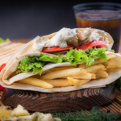 Гирос с курицей в Дон Бургер по цене 370 ₽