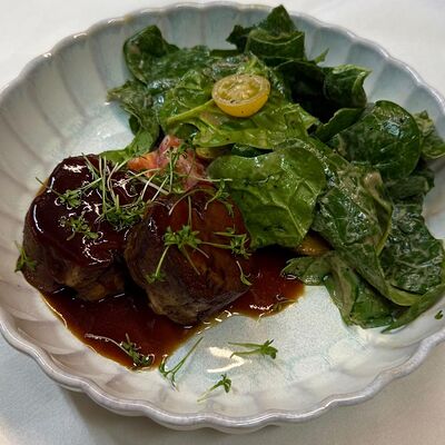 Томленая лопатка ягненка в Гоголь по цене 1150 ₽