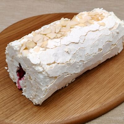 Меренговый рулет Вишня в Кафе-пекарня Susser по цене 660 ₽