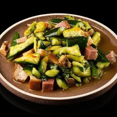 Салат рулька с огурцом малая в Мистер чао по цене 537 ₽