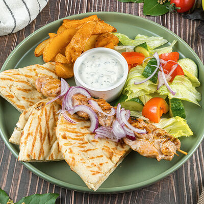 Сувлаки Кипрский куриный в Солянка Крафт Бар по цене 837 ₽