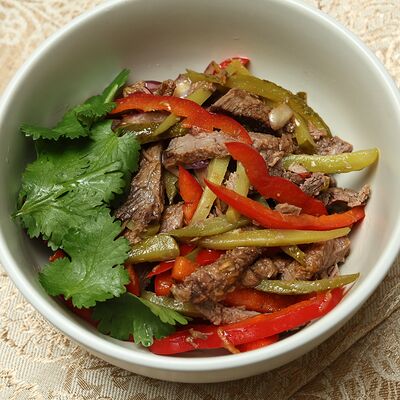 Салат Бакинский в Тюльпан по цене 440 ₽