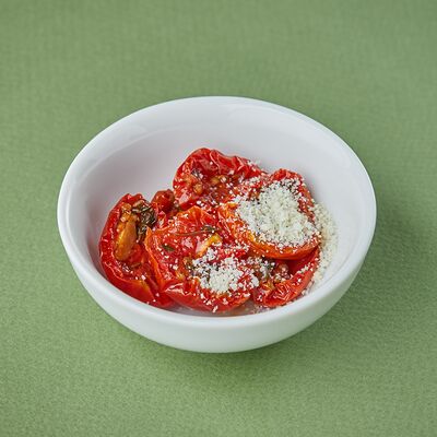 Вяленые томаты с пармезаном в Zest Coffee & Wine по цене 150 ₽