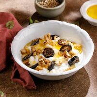 Мацони с медом и орехами в Хочу харчо