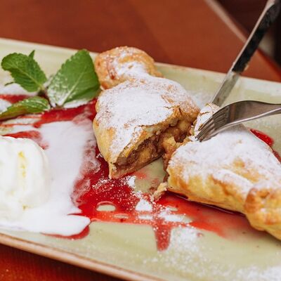 Яблочный штрудель в Лимончини по цене 450 ₽