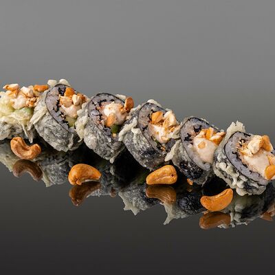 Теплый ролл с крабом в OUGI по цене 1190 ₽