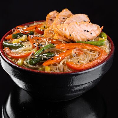 Лапша Рисовая с Лососем в Otaru по цене 699 ₽