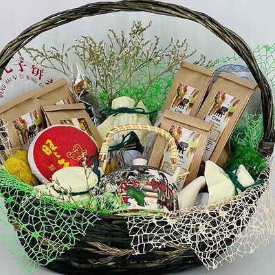 Огромная корзина с элитой китайским чаемв Дарите красиво по цене 14699 ₽