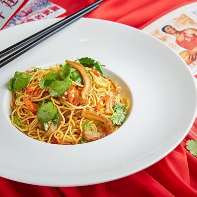 Яичная лапша с желудками, печенью, и куриными сердечками в Китайская Грамота по цене 850 ₽