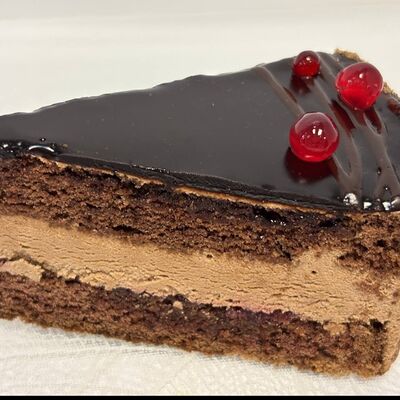 Чизкейк Вишнево-шоколадныйв Сербия по цене 351 ₽