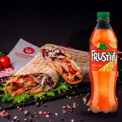 Шаверма с курицей и Frustyle апельсинв SHAWARMA HOUSE по цене 600 ₽