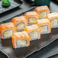 Филадельфия с яблоком в Sushi scorpion premium