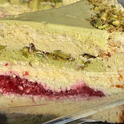 ПП торт Фисташка-малина в Right Cake по цене 420 ₽