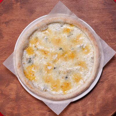 Четыре сыра (Quattro formaggi) 30 см в STRAGUSTO по цене 760 ₽