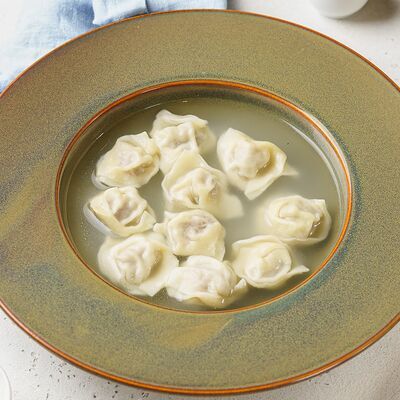 Пельмени в бульоне в Галата по цене 190 ₽