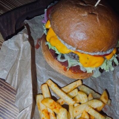 Лосиный бургер в IPA beer cafe по цене 1490 ₽