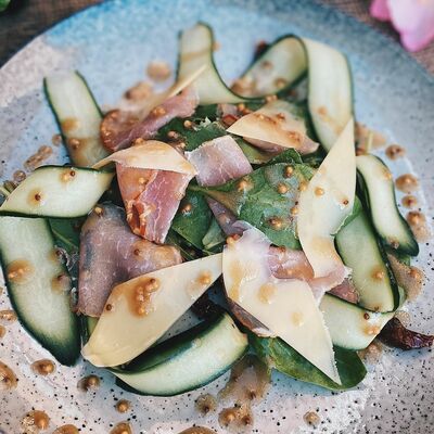 Салат с прошутто в Гастробар DOM по цене 280