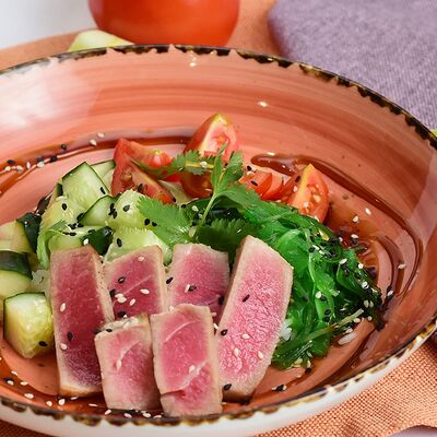 Поке с тунцом в Самое популярное кафе по цене 540