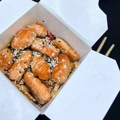 Лапша Wok с лососем в As Pizza по цене 599 ₽