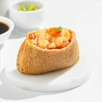 Инари с лососем в SeabasSushi