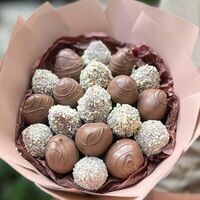 Букет из клубники в шоколаде Chocolate Berry Charm в Mosberry