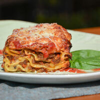 Лазанья Болоньезе в Лимончини