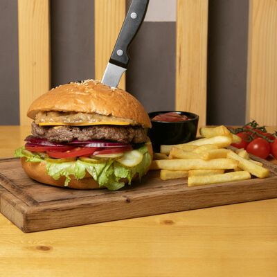 Бургер с грибным соусом в Мясной ресторан Just Meat по цене 490 ₽