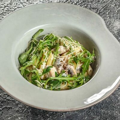 Паста пенне с курицей и грибами в Кухня По Соседству по цене 650 ₽