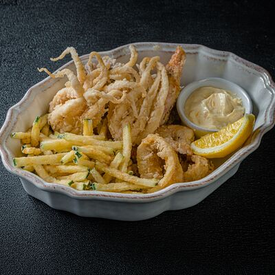 Хрустящие морепродукты в Florentini City Café по цене 1190 ₽