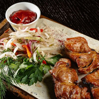 Шашлык из свиной шеи в Harats по цене 620 ₽