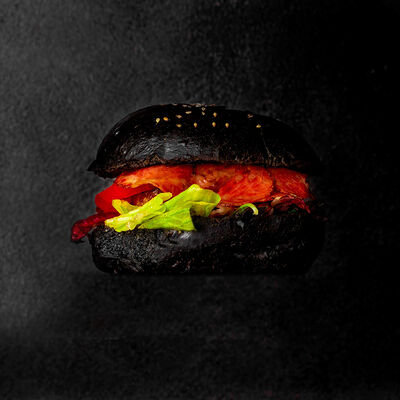 Черный бургер в Сhef Арбат по цене 1300 ₽