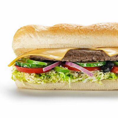 Сэндвич Биф клаб мелт в Subway по цене 960 ₽