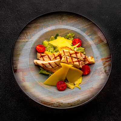 Цезарь с курицей в Сhef Арбат по цене 1150 ₽