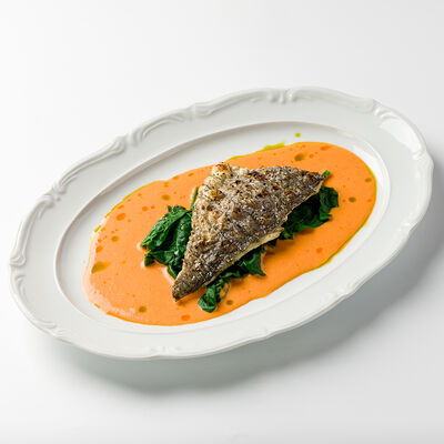 Филе дорадо, шпинат и азиатский соус в Шале Берёзка по цене 1400 ₽