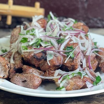 Шашлык из cвинoй шеи в Генацвале по цене 780 ₽