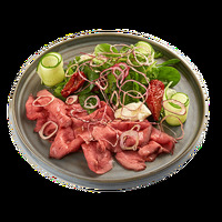 Салат с ростбифом в ИТЛЕ Стейк-кафе Halal