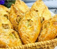 Пирожок с курицей и грибами в La Pausa