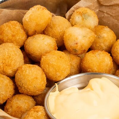 Крокеты с курицей и сыром в Биржевик по цене 619 ₽