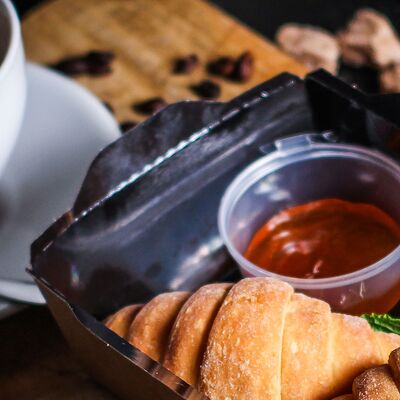 Круассан с джемом в Капуцин Кирова по цене 240 ₽